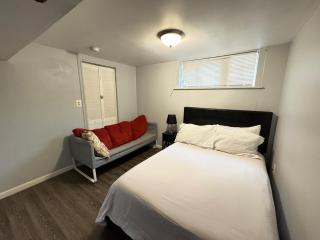 COZY Great Entire 8BR Home in Alexandria - Alexandria - 1