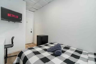 Room n2 in a SHARED apartment in downtown Montreal - Montréal - 1