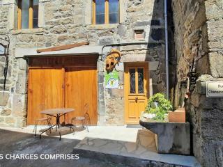 Gîte spacieux à Sauvain avec garage et vues historiques - FR-1-496-353 - Sauvain - 0