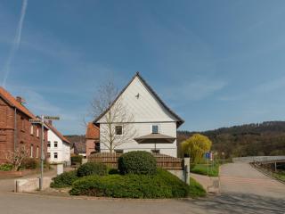 Villa near Externsteine with Terrace, cleaning included - Emmerthal - 2