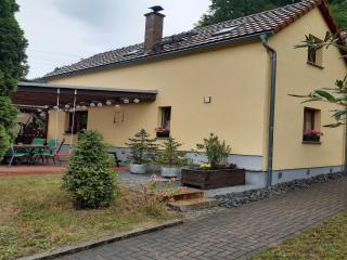 Great holiday home with terrace near Saxon, cleaning included - Hohnstein - 1