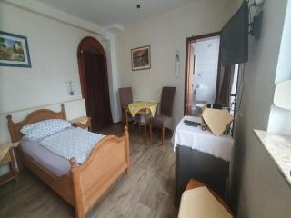 Holiday Flat in Waßmuthshausen Wildlife Park, cleaning included - Rodemann - 8