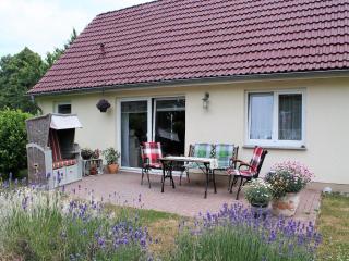 Holiday Home near Baltic Sea Beach, cleaning included - Hohenkirchen - 9