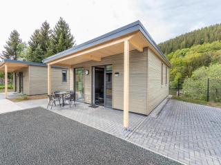 Bungalow near Kronenburger See with Sauna, cleaning included - Hallschlag - 4