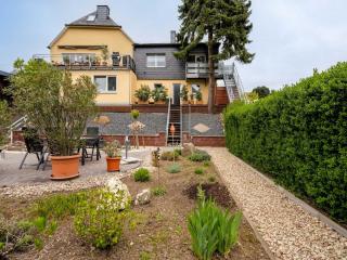 Holiday Home by Mosel with Garden View, cleaning included - Neumagen - 9