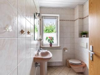 Apartment in Lichtenhain with mountain views, cleaning included - Lichtenhain - 6