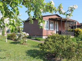 Bungalow by Baltic Sea Sandy Beach, cleaning included - Boltenhagen - 6