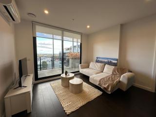 Magnificent Apartment with Views and Pool - Blackburn - 8