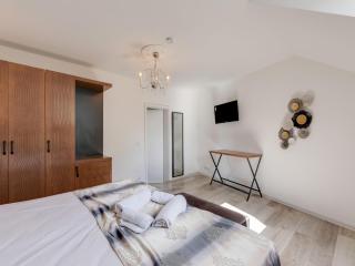 Apartment in Oberhausen near City Center, cleaning included - Oberhausen - 3