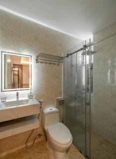 Cozy Inn Hotel In City Center - Ho Chi Minh - 6
