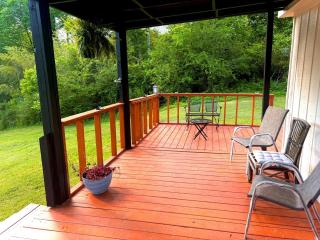 USA Stadium-9 acres 4 bed 2 bath Pond-Barn Mirimichi Golf - 9