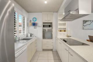 Sealanes Unit 5, 43 Albert Street, Kings Beach - Caloundra - 6