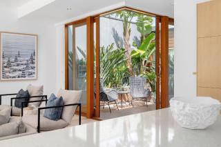 Spectacular Beachfront Entertainer's Apartment - Sorrento - 4