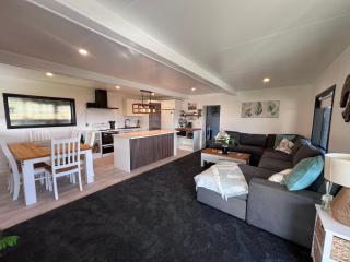 TAT's Place - Coopers Beach - 3