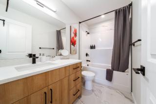 #RusticModern3CornerSuite|KingBED|Parking|WEM|wifi - 1