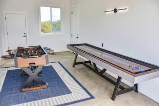 Brand-New Beach Retreat Hot Tub Sleeps 13 - Westport - 1