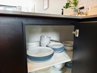 CBD 2 Bed 2 Bath Parkside Retreat With FreeParking - 7