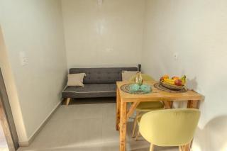Christos studios and family apartments - - 4
