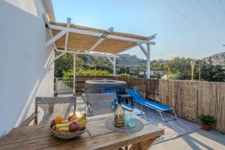 Christos studios and family apartments - - 8