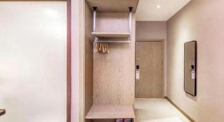 Borrman Hotel Zhuhai Mingzhu Railway Station Rainbow Shopping Mall - Zhuhai - 8