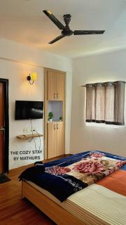 The Cozy Stays By MATHURS - Noida - 4
