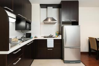 Mystic Haven King Bed Suite with Balcony & City Views - Khlong Toei - 7
