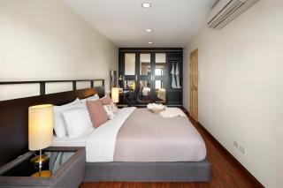 Mystic Haven King Bed Suite with Balcony & City Views - 9