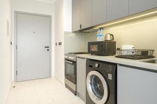 Stylish Studio in Meydan 10mins away Burj Khalifa - 4