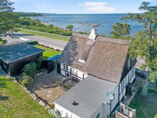 Cottage With Breathtaking Sea And Cliff Views - Allinge - 9