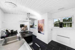 Cottage With Breathtaking Sea And Cliff Views - Allinge - 4