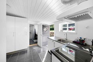 Cottage With Breathtaking Sea And Cliff Views - Allinge - 3