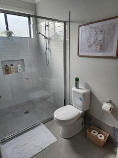 The Retreat Modern Cosy Stylish - Holmesville - 8