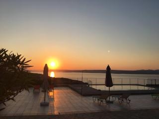 Villa PI - - 3