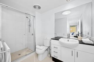 Vibrant City Living Designer 2BR Suite in Perths - 1