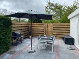 Bungalow with Sauna and Pool in Quiet Location - Sint Maartensvlotbrug - 6