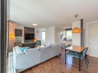 Bungalow with Sauna and Pool in Quiet Location - Sint Maartensvlotbrug - 9