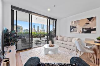 Stylish City View Apt and Best Location with Pool and Gym - Brisbane - 2