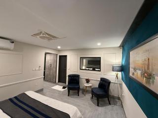 Shelton Apartment F-8 Islamabad - Islamabad - 3