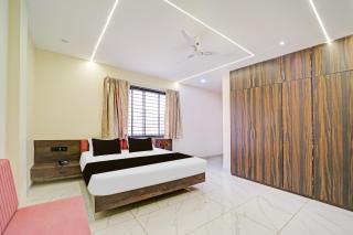 Super Townhouse Oak Aurobindo Hospital Formerly Hotel Aashiyana - Mānglia - 1