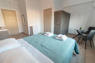 Laura City Apartments by the Sea - Lampi - 9