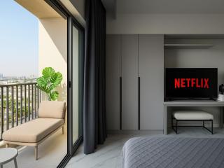 Burj Khalifa View Studio - 10 mins away Dubai Mall - 6