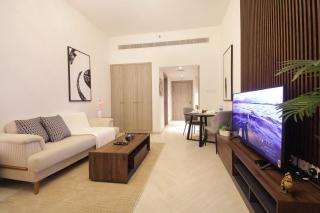 Contemporary JVC Studio with Rooftop Pool Gym - 2