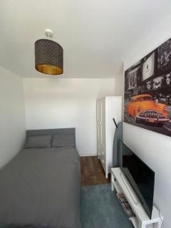 Zukz Haven - Luton - 4