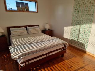 Located in tranquil street and only 200 metres from the beach - Indented Head - 8