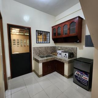 Dapdap's Townhouse - 1