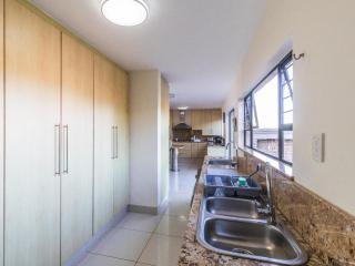 Riverview Beach House - Gonubie - 1