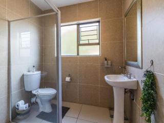 Riverview Beach House - Gonubie - 9