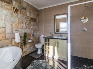Riverview Beach House - Gonubie - 6