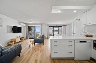 Lindomare Unit 10, 11 Orvieto Tce, Kings Beach - Caloundra - 5