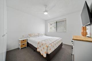 Lindomare Unit 10, 11 Orvieto Tce, Kings Beach - Caloundra - 4